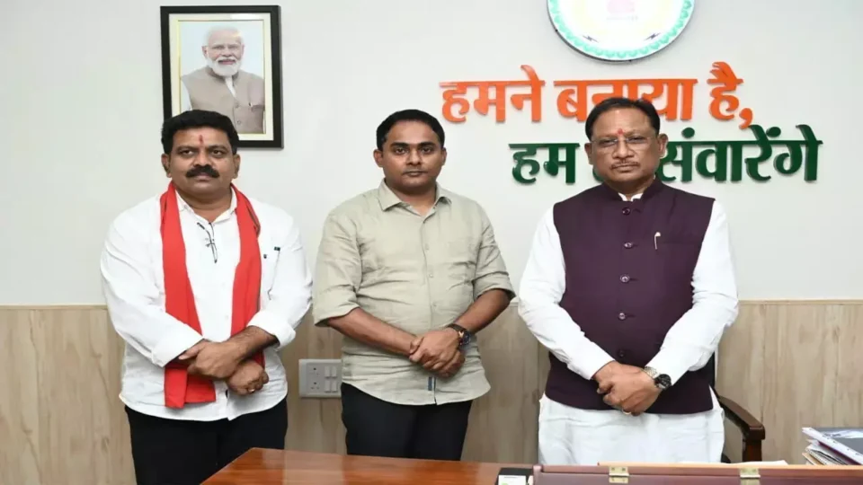 नन गिरफ्तारी मामला गरमाया: केरल भाजपा महासचिव अनूप एंटोनी ने रायपुर में मुख्यमंत्री और गृहमंत्री से की मुलाकात