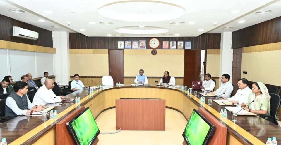 छत्तीसगढ़ कैबिनेट बैठक: रेत माफिया पर कसा शिकंजा, नई रेत नीति 2025 को मंजूरी | नवा रायपुर में इंटरनेशनल क्रिकेट अकादमी की स्थापना को हरी झंडी!