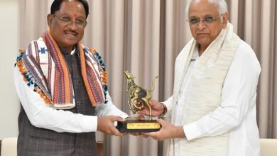 मुख्यमंत्री विष्णु देव साय ने गांधीनगर में गुजरात के मुख्यमंत्री भूपेंद्र पटेल से की सौजन्य भेंट
