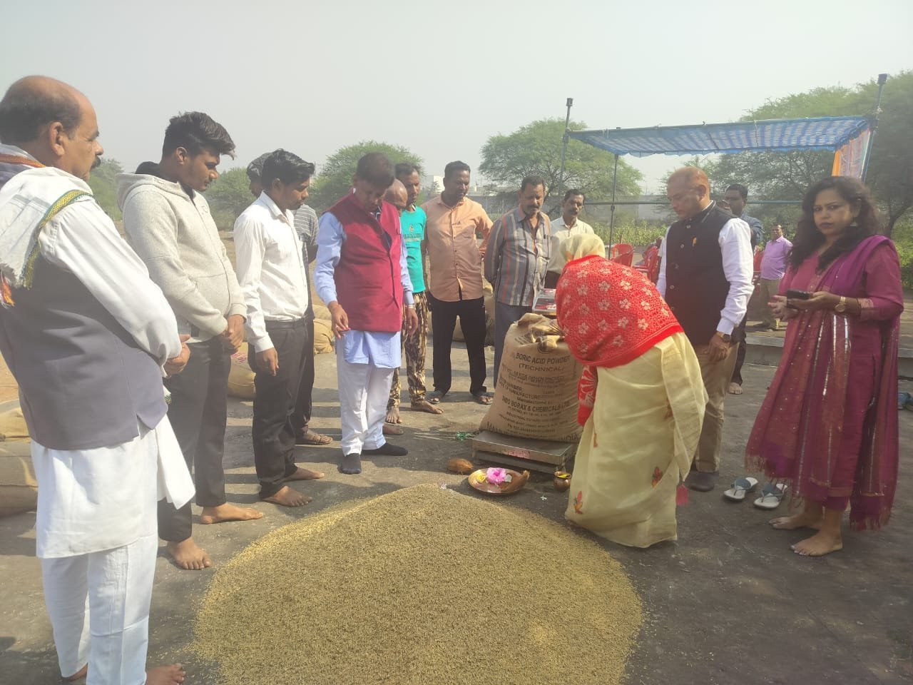 छत्तीसगढ़ में धान खरीदी शुरू: सीएम साय बोले— किसानों की मेहनत का सम्मान हमारा संकल्प